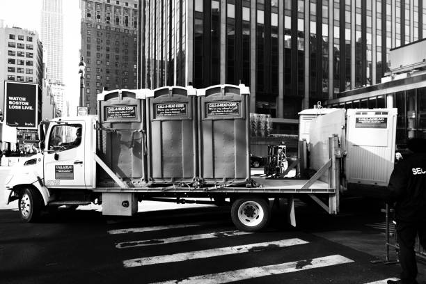 Best Affordable portable toilet rental  in Mishicot, WI